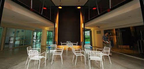 U Place Aparthotel 3*