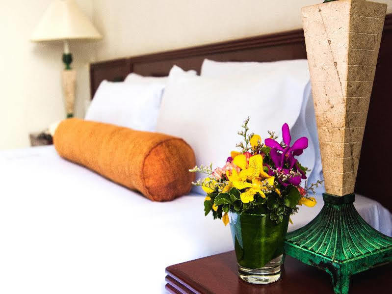 City Hotel