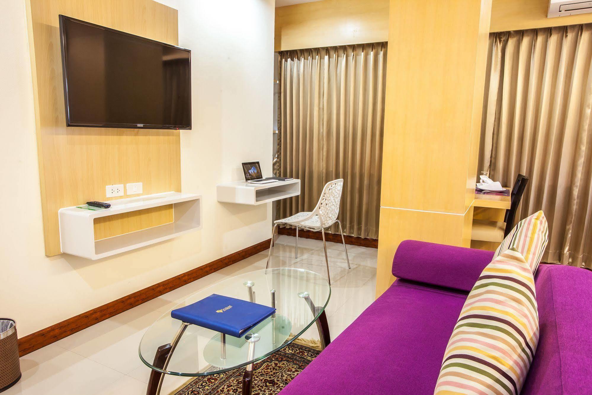 Oyo 234 Tara Grande & Spa Hotel