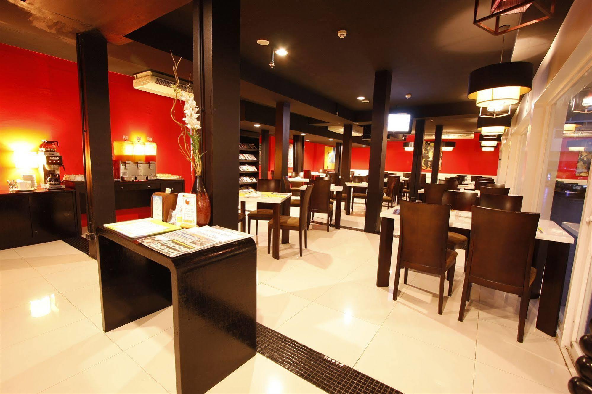 Hotel The Embassy Sathorn 3*
