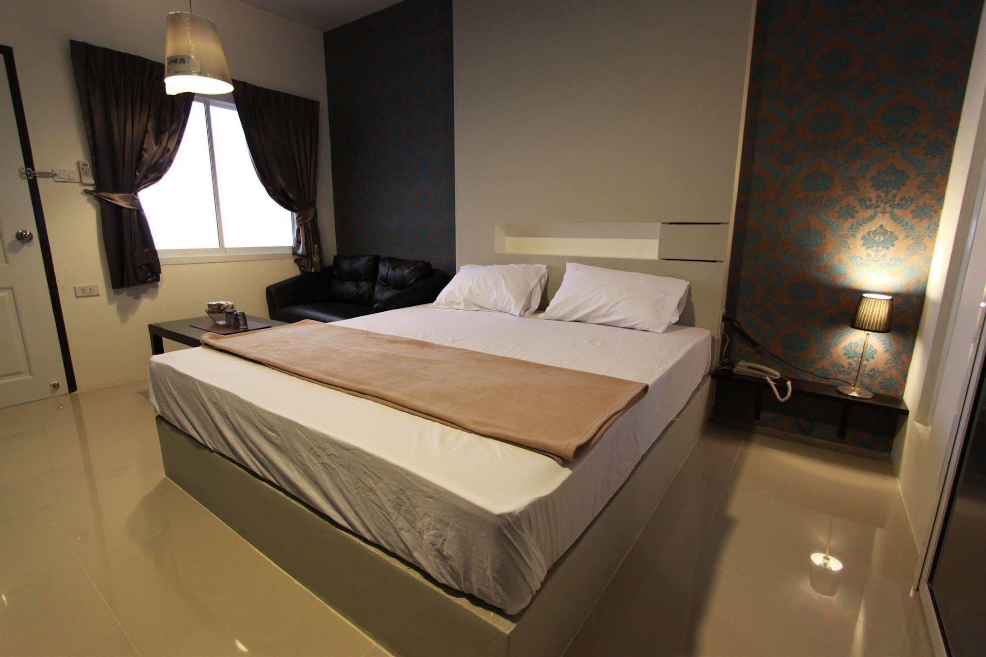 Hotel Bearing26