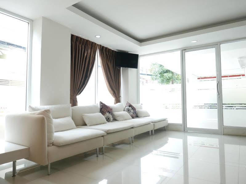 Nrv Place Aparthotel 3*