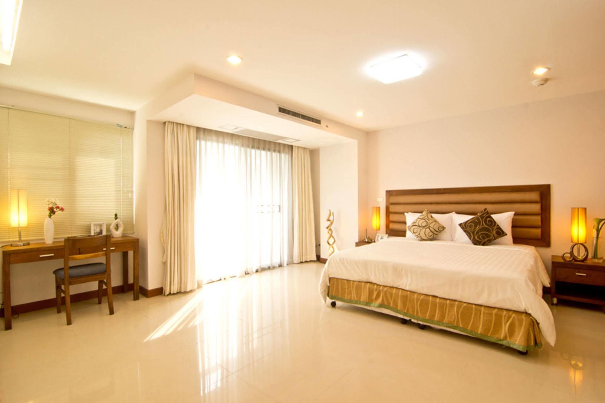 Lasalle & Hotel Bangkok