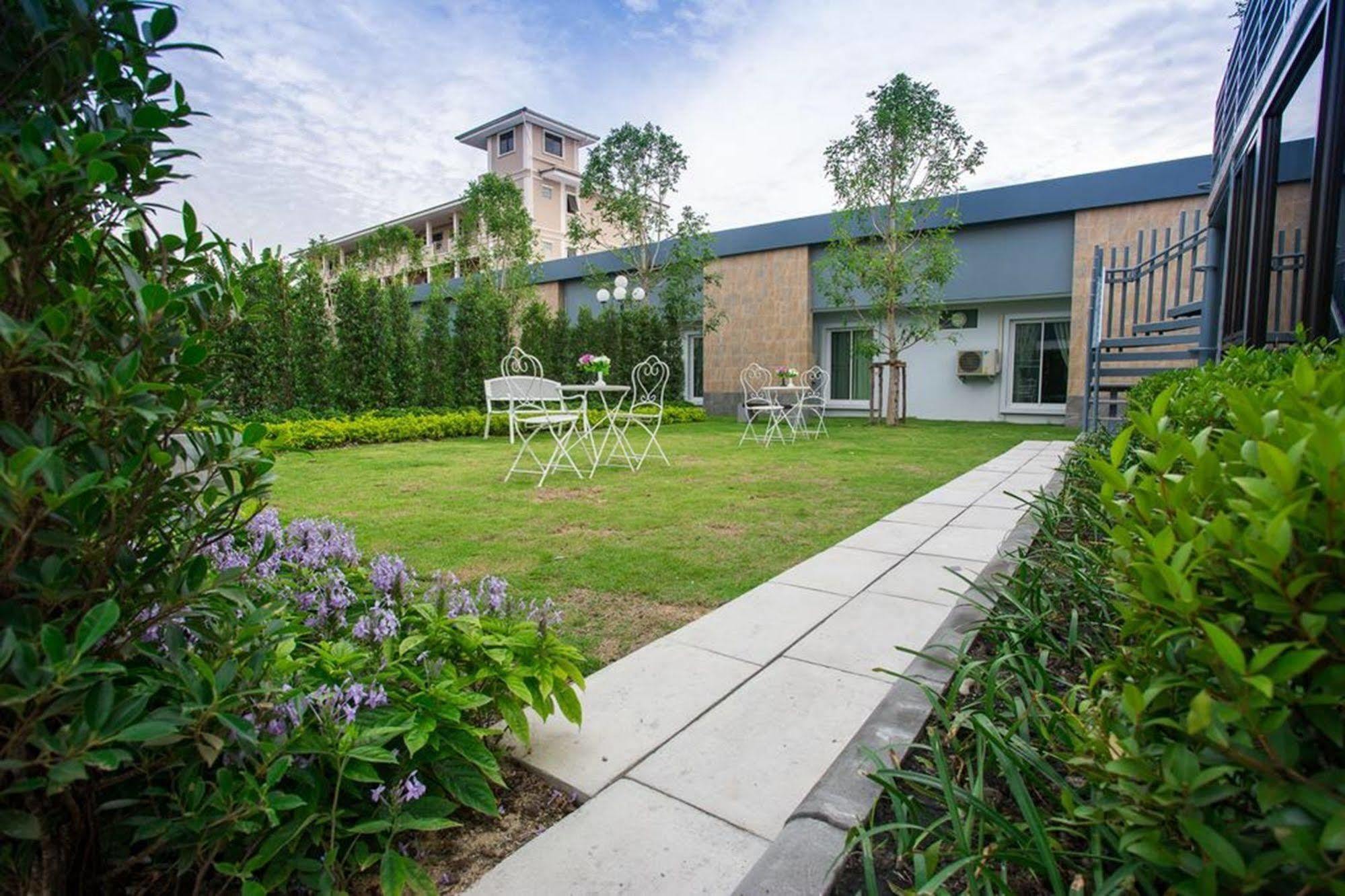 The Pine Golf & Resort Bangkok