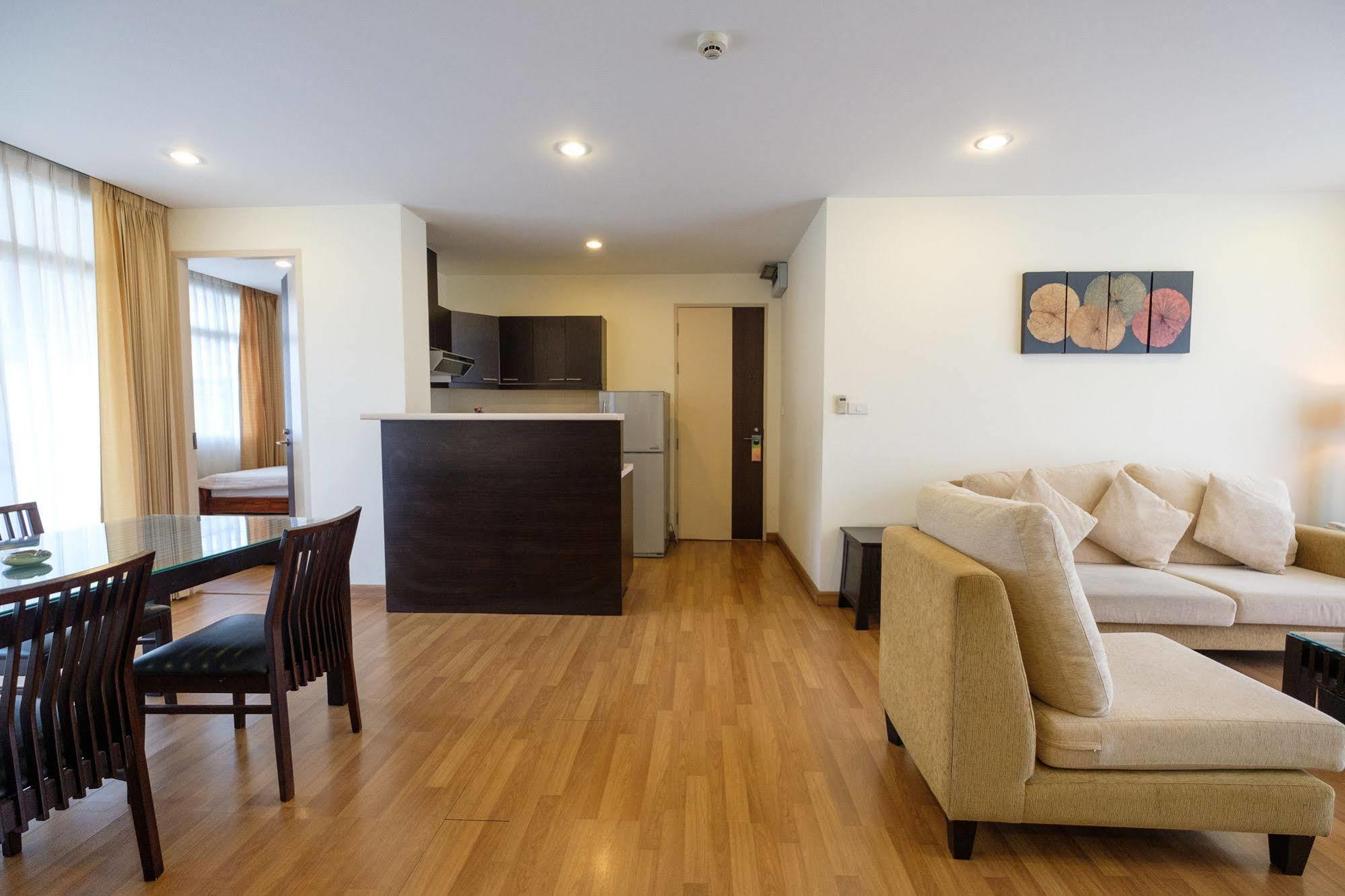 Apartment Chadvara Place *