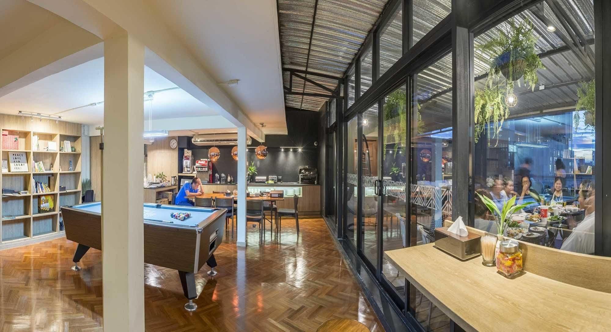 The Posh Phayathai Hostel *