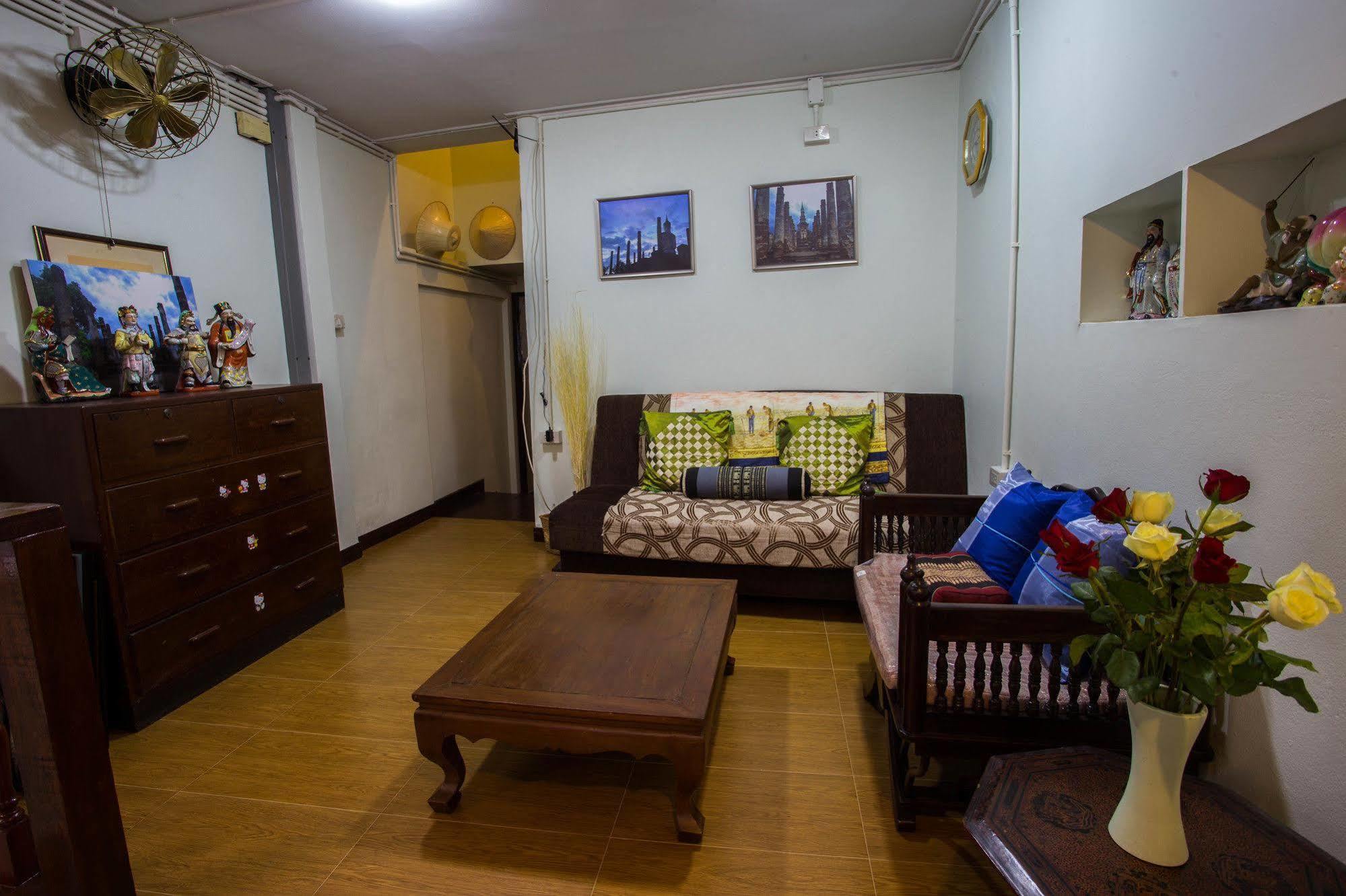 Baan Gaysorn Hostel *