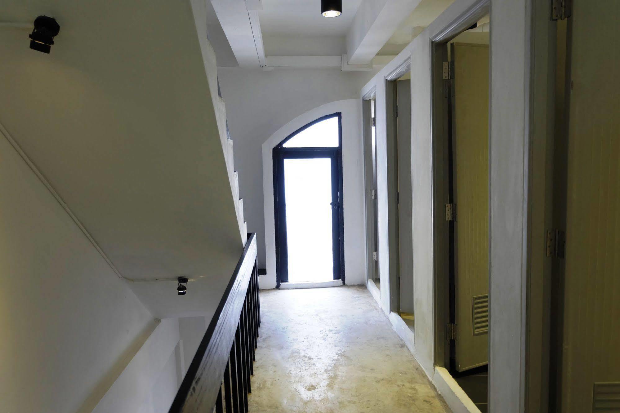 Seek Sleep Hostel *