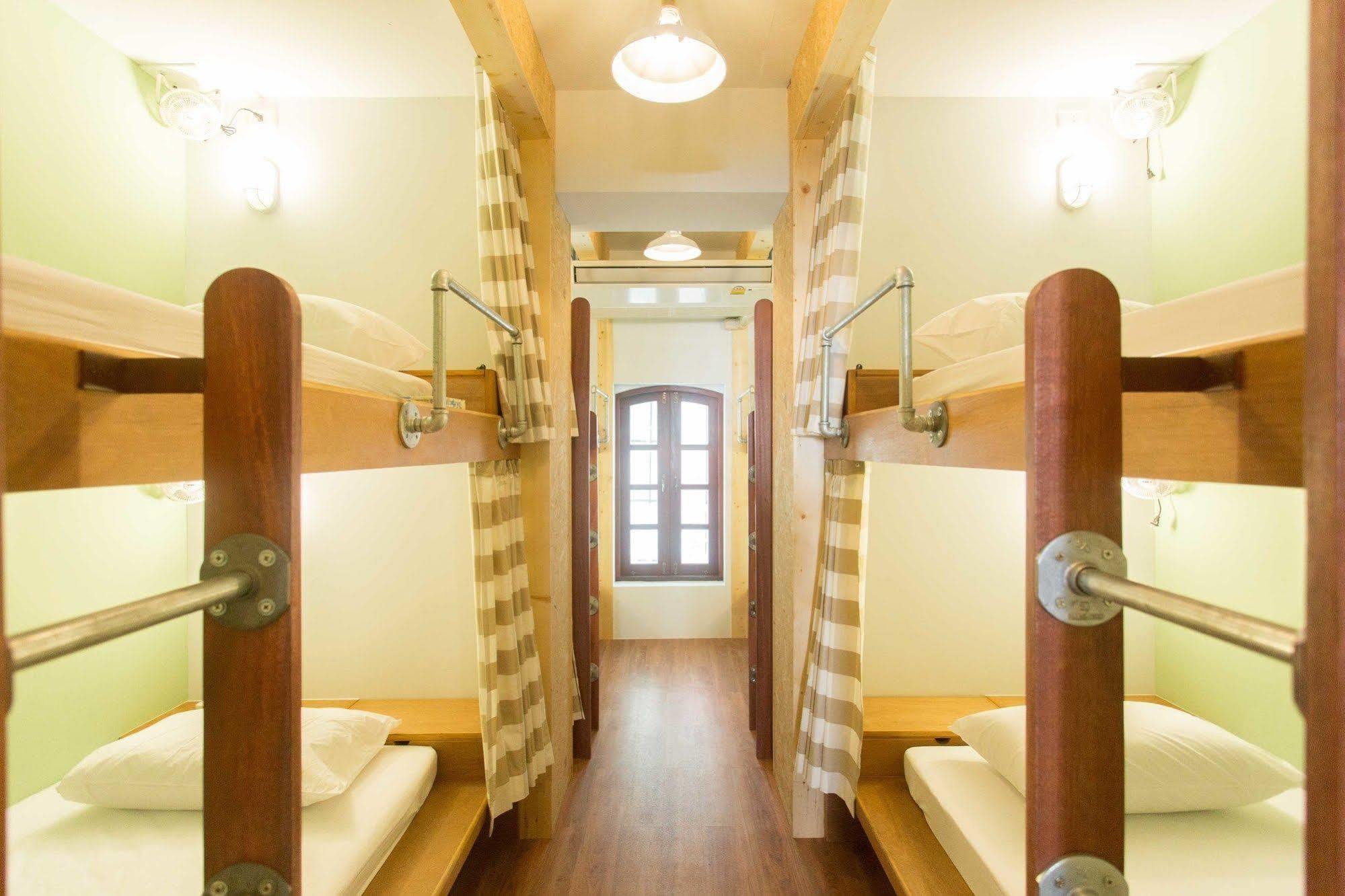 Barn & Bed Hostel Bangkok