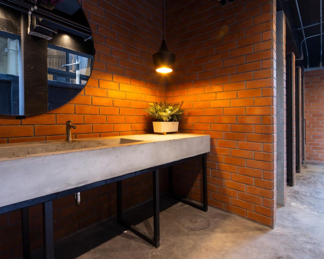 Bed Station Khaosan Hostel
