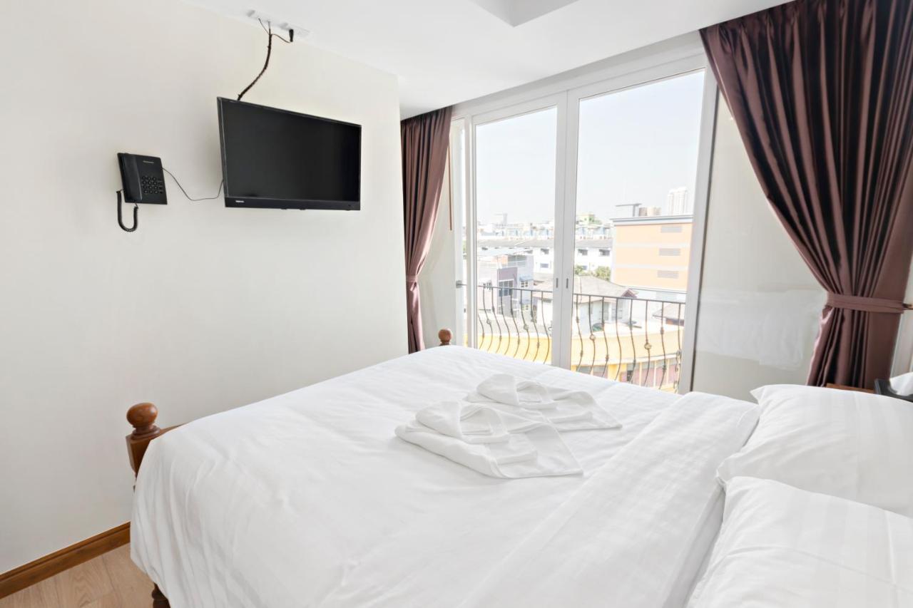 Royale 8 Guest house Bangkok
