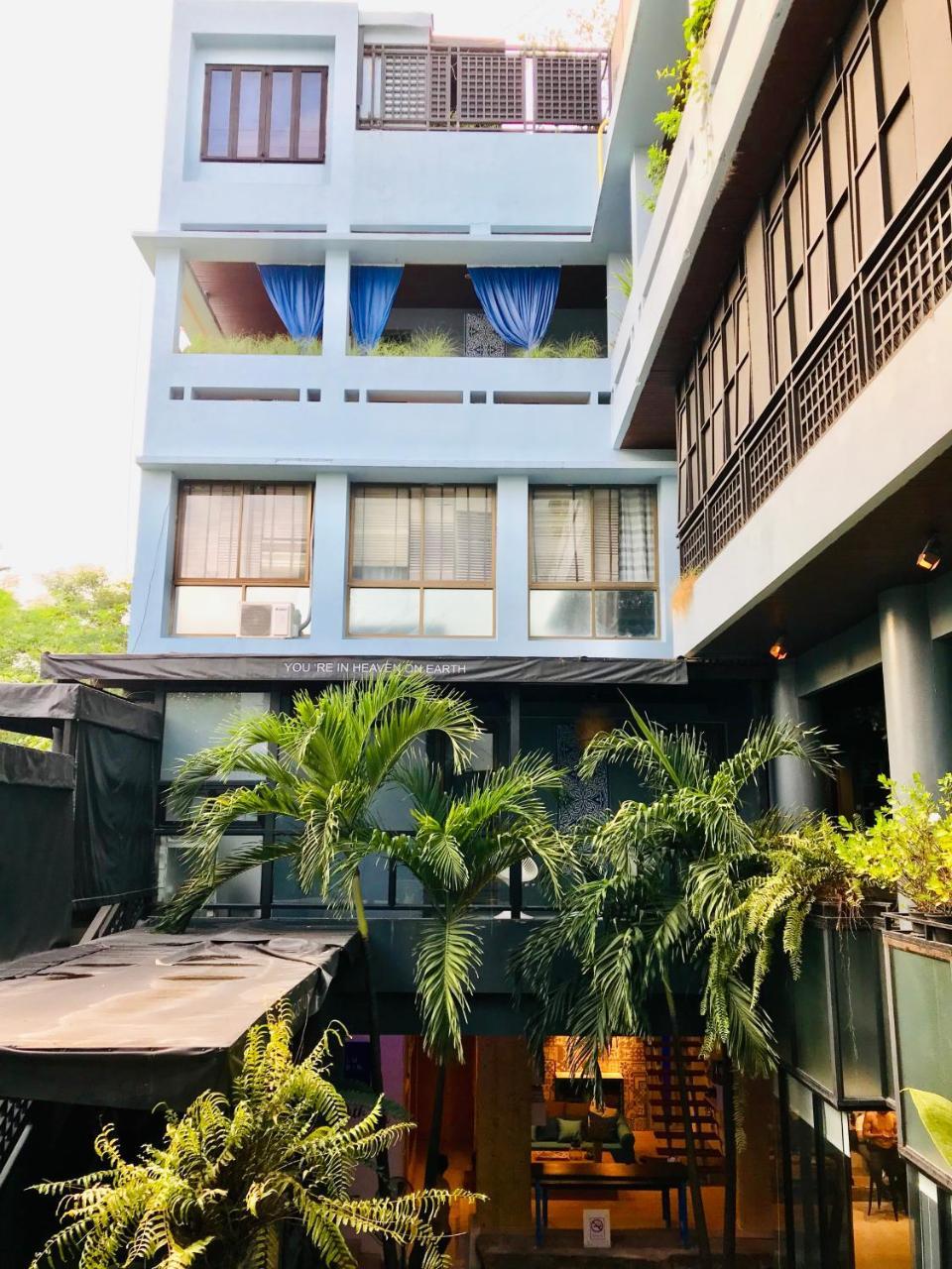 Blu Ari Stylish Gay Poshtel Bangkok