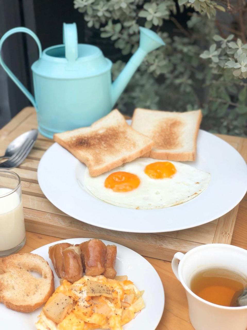 Hostel Kinnon Deluxe Coworking Cafe