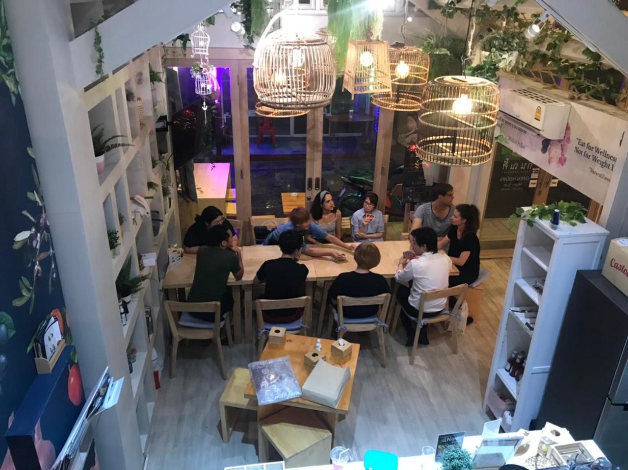 Hostel Kinnon Deluxe Coworking Cafe Bangkok