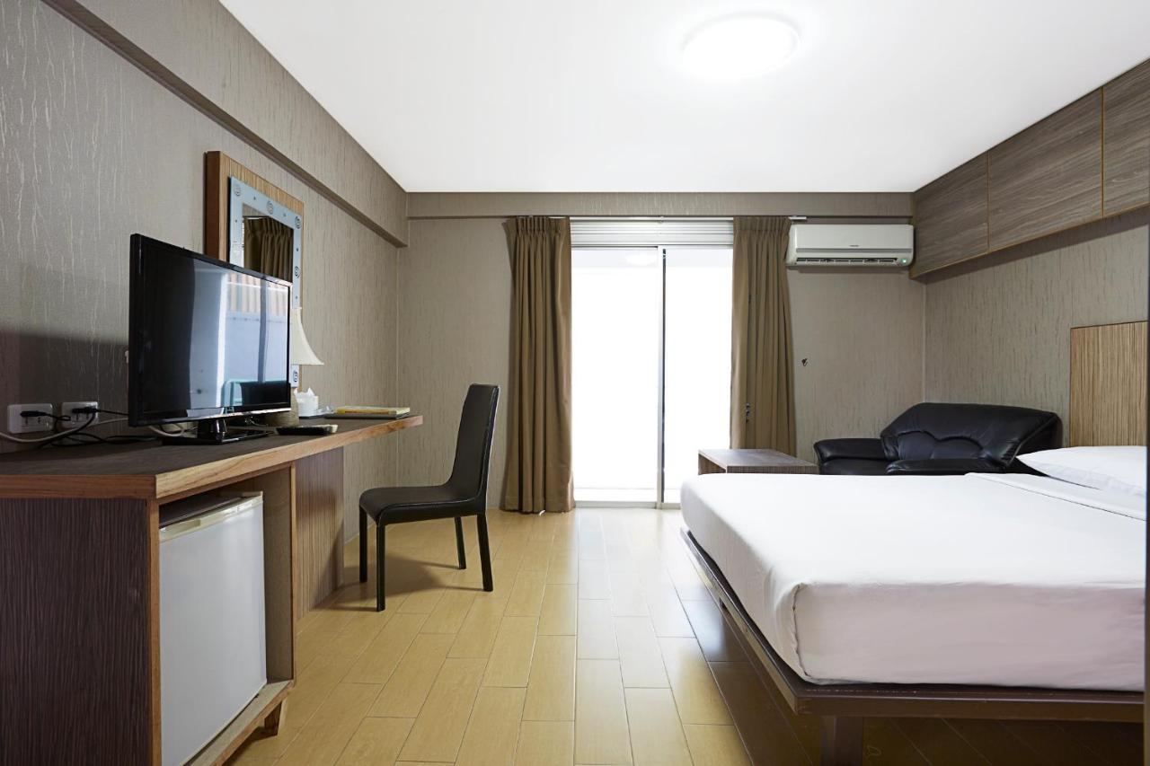 Watana Hotel