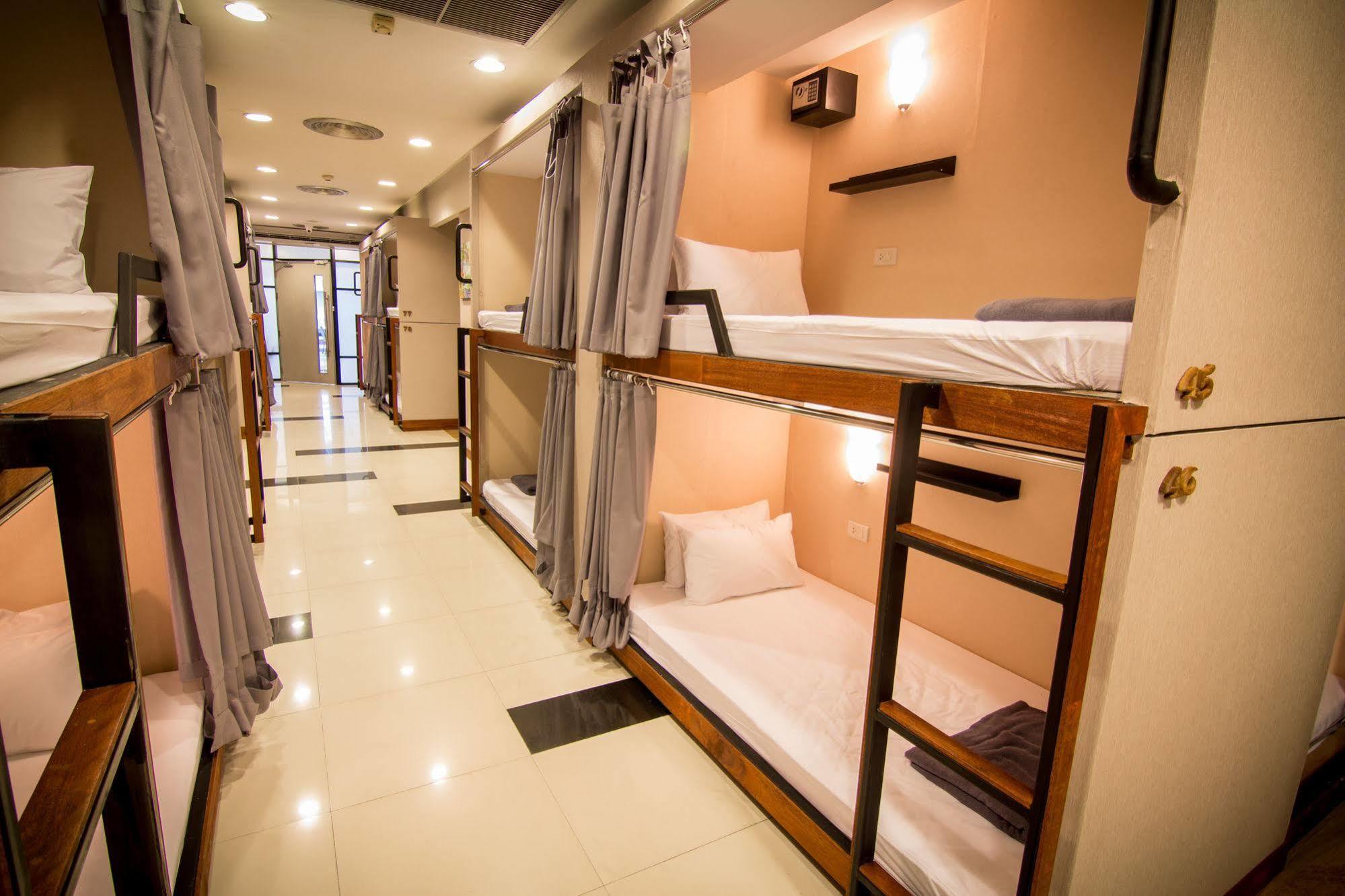 Bubble Space Hostel *