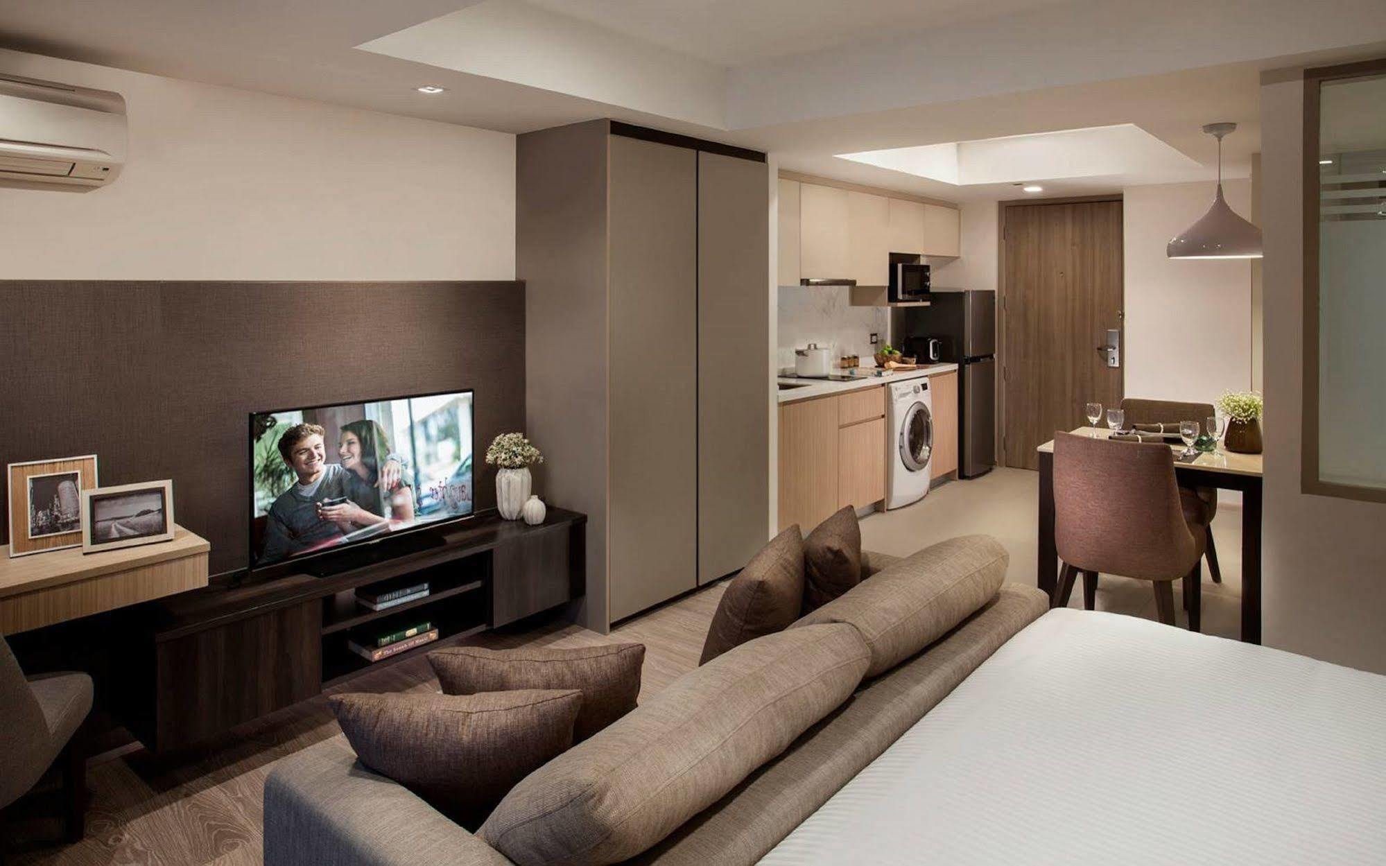 Somerset Ekamai Apartment *