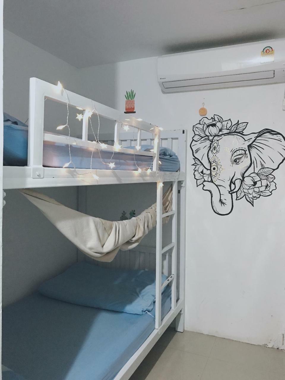 Hostel 1sabai *
