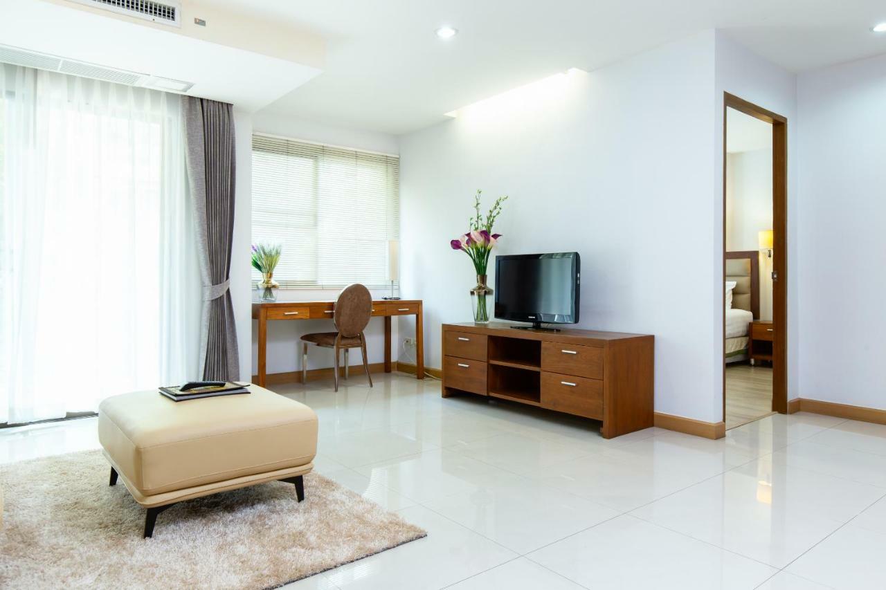 Lasalle & Hotel 3*