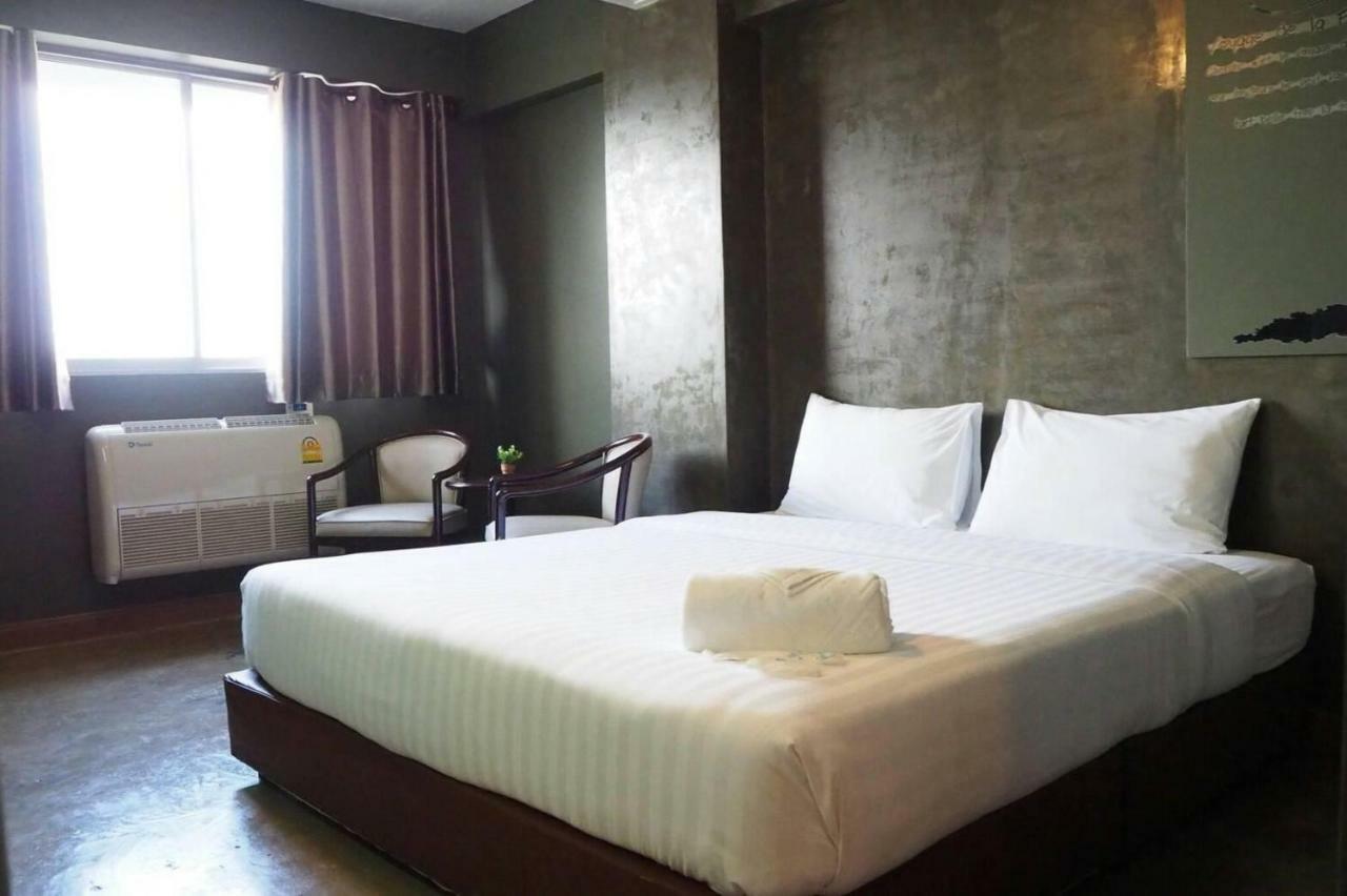 Happyland Mansion Hotel Bangkok