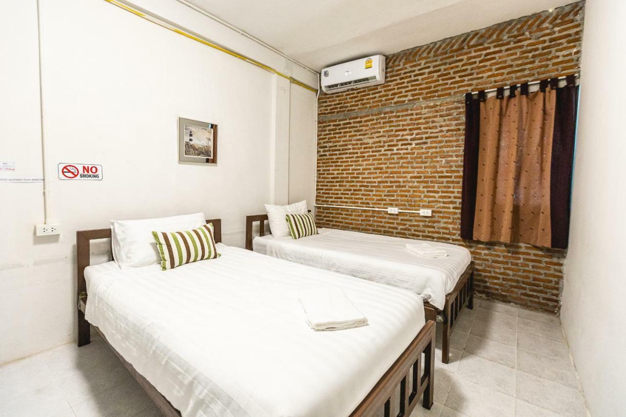 Sleepcase Hostel *