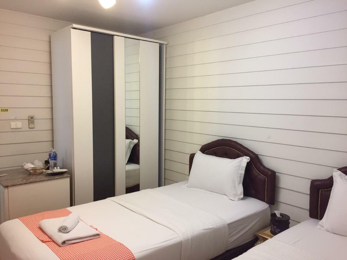 Hotel Ban Thungdang Housetel Bangkok