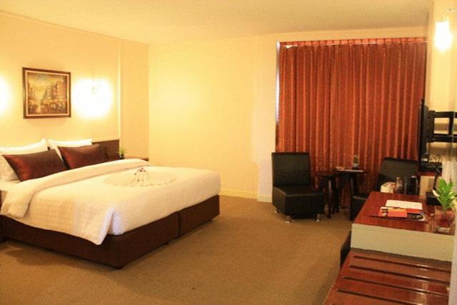 White Orchid Hotel 3*