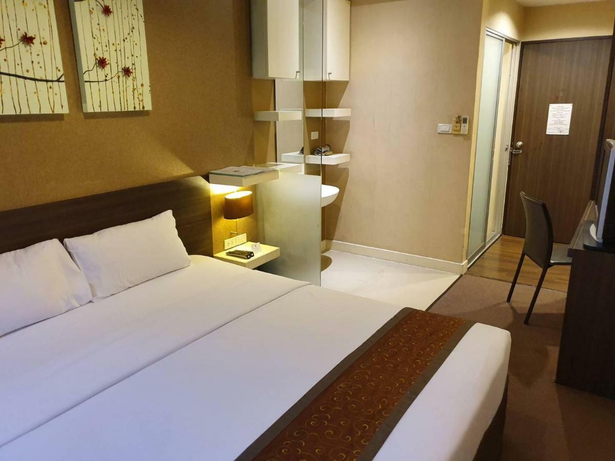 The Bells Hotel Bangkok