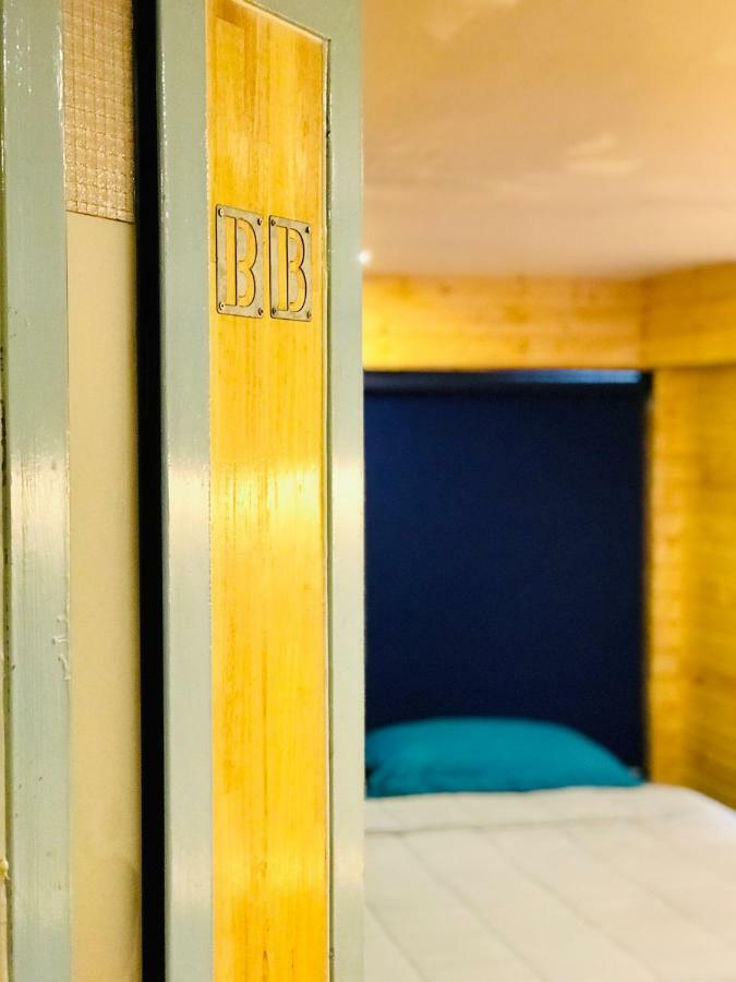 Blu Ari Stylish Gay Poshtel *