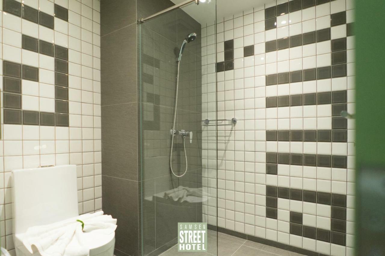 Samsen Street - Sha Extra Bangkok