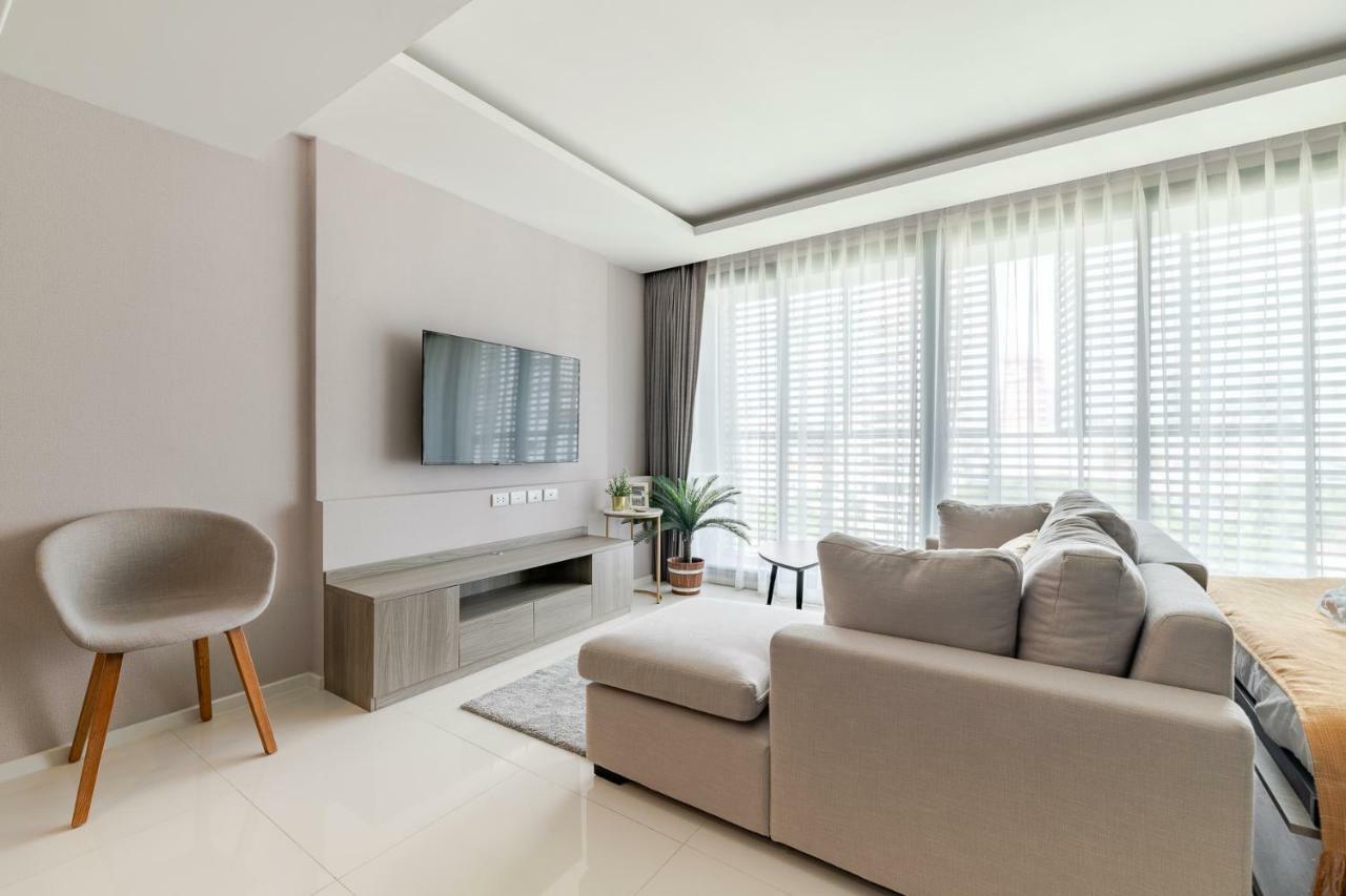 Sukhumvit Asok Modern * Bangkok
