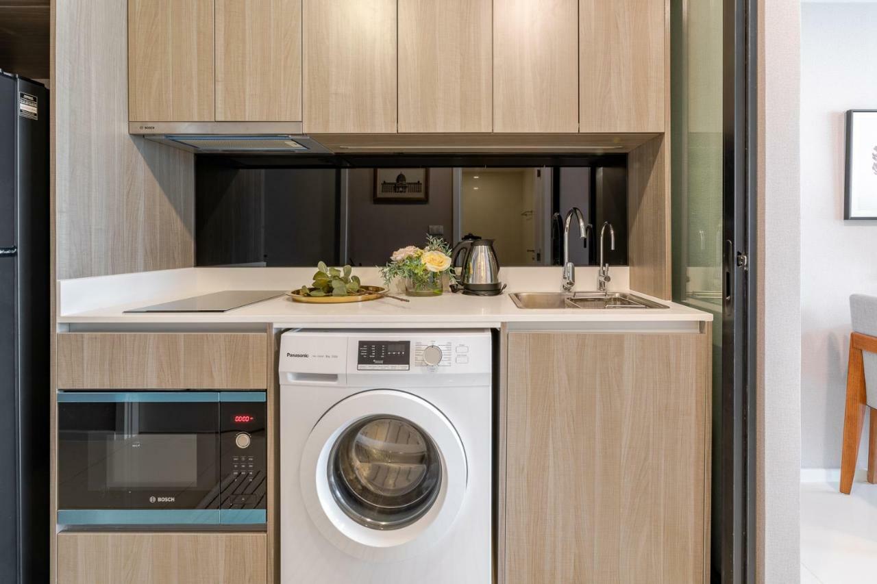 Sukhumvit Asok Modern Apartment