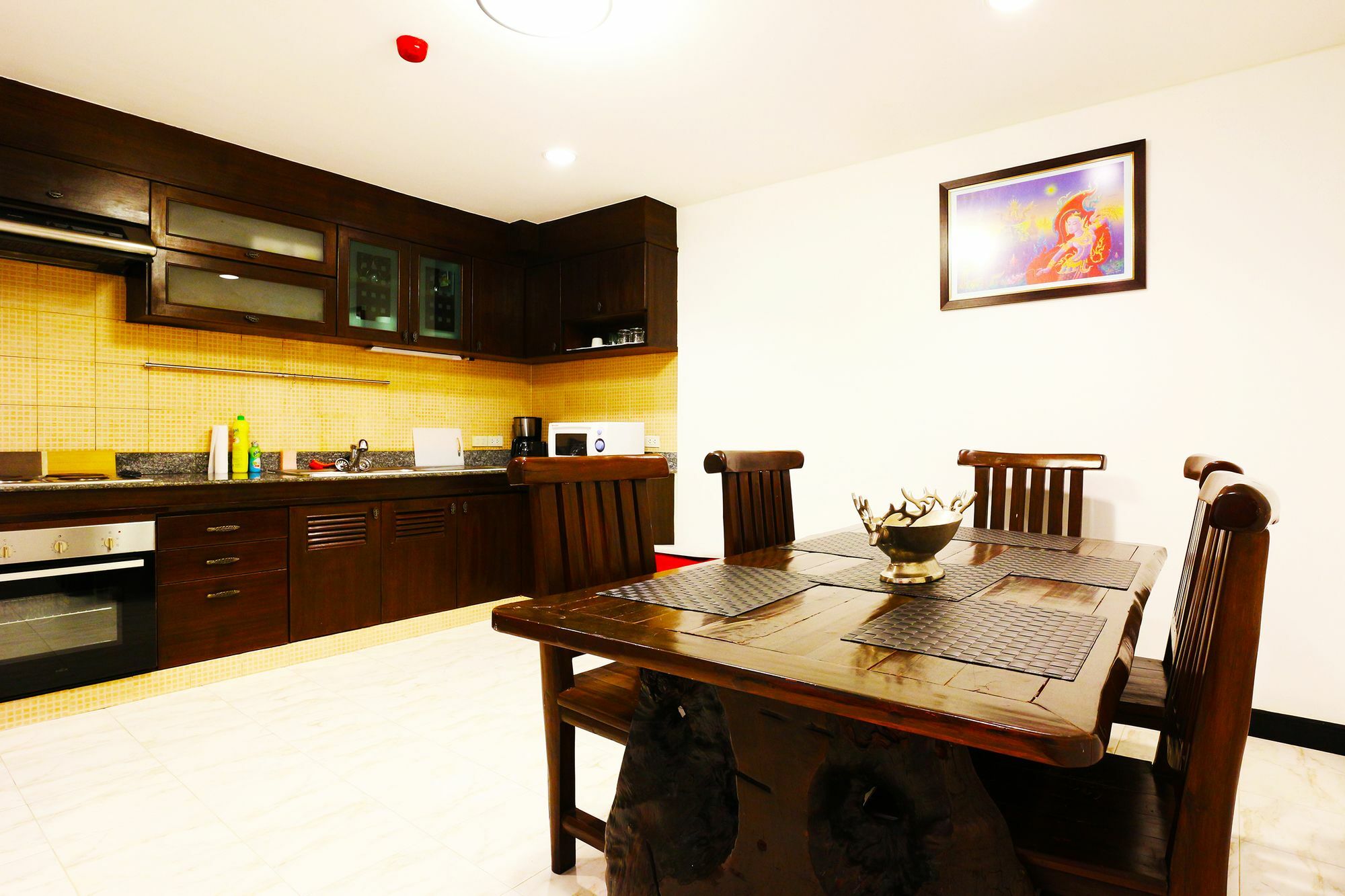 Serena Sathorn Apartment