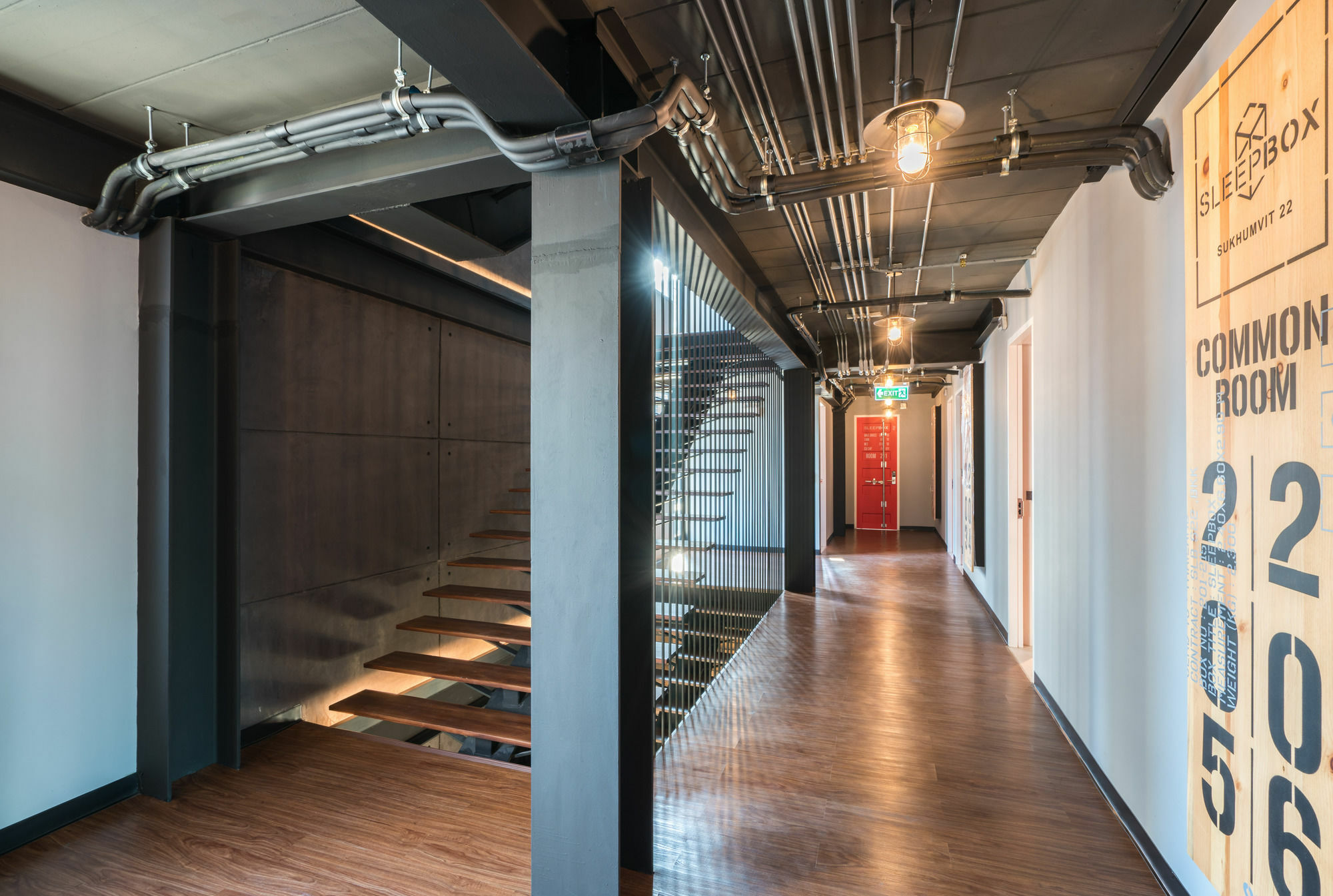 Sleep Box Sukhumvit 22 *