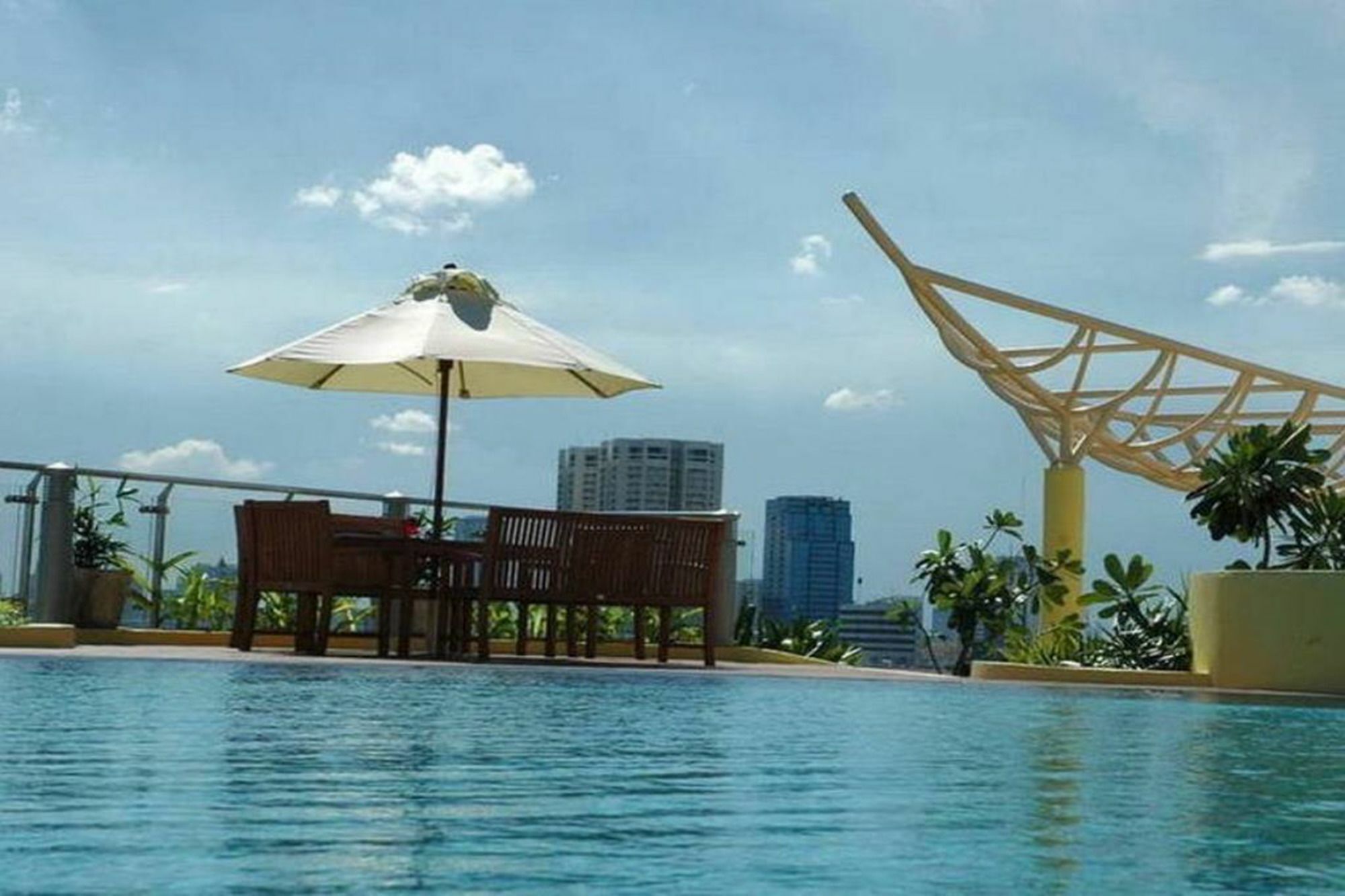 Aparthotel Seven Place Executive Residences 3*