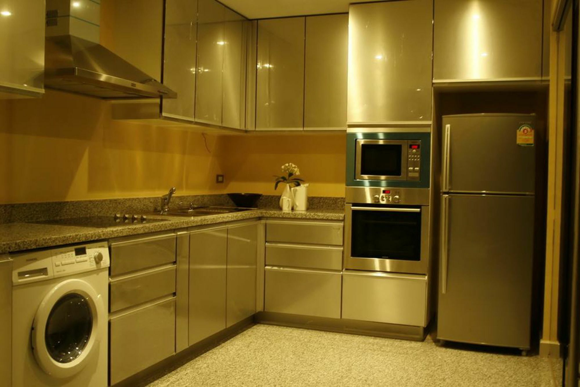 Seven Place Executive Residences Aparthotel Bangkok