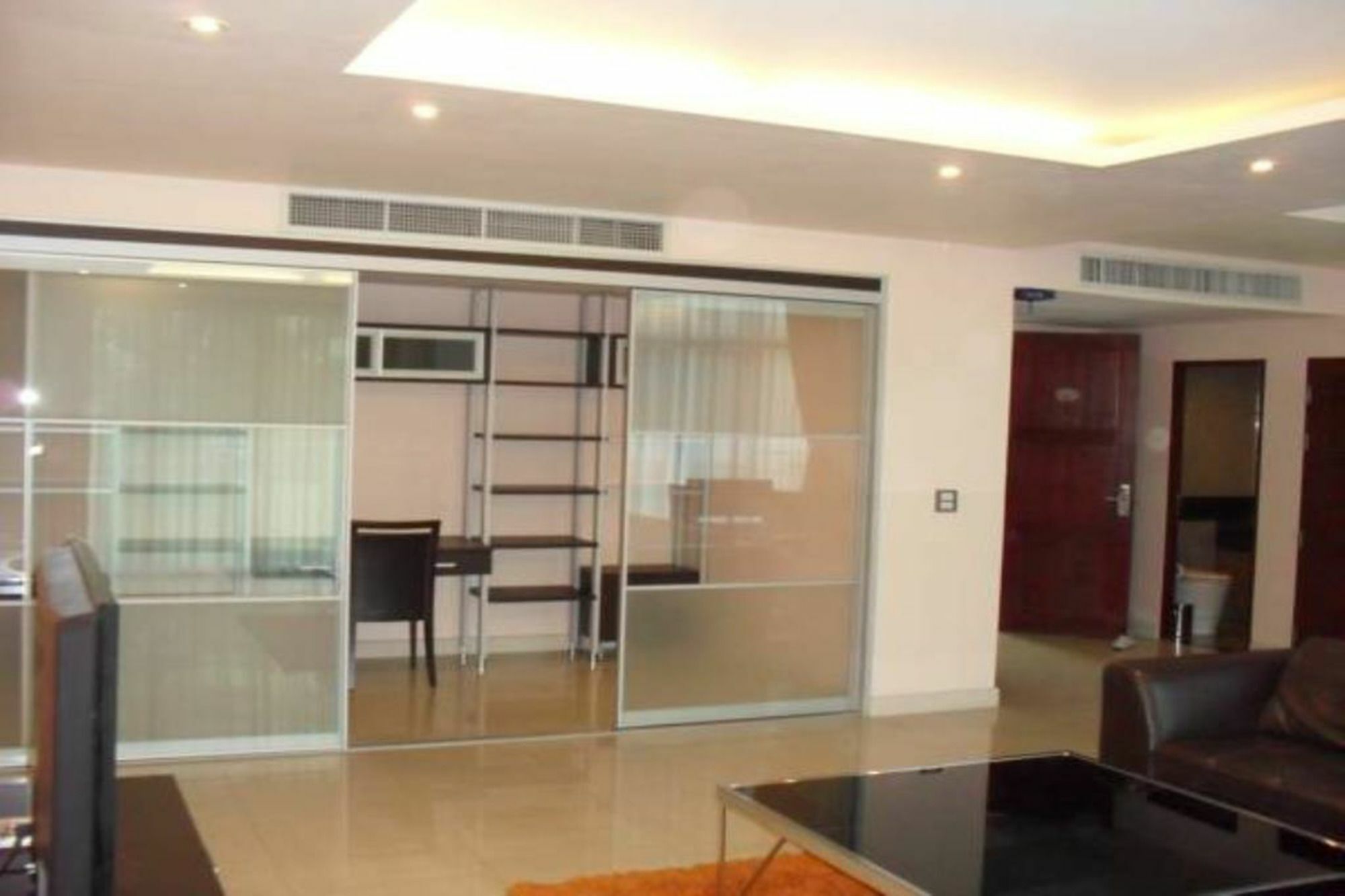Seven Place Executive Residences 3*