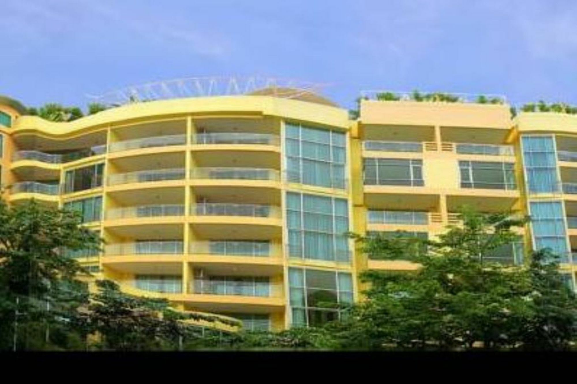 Seven Place Executive Residences 3*
