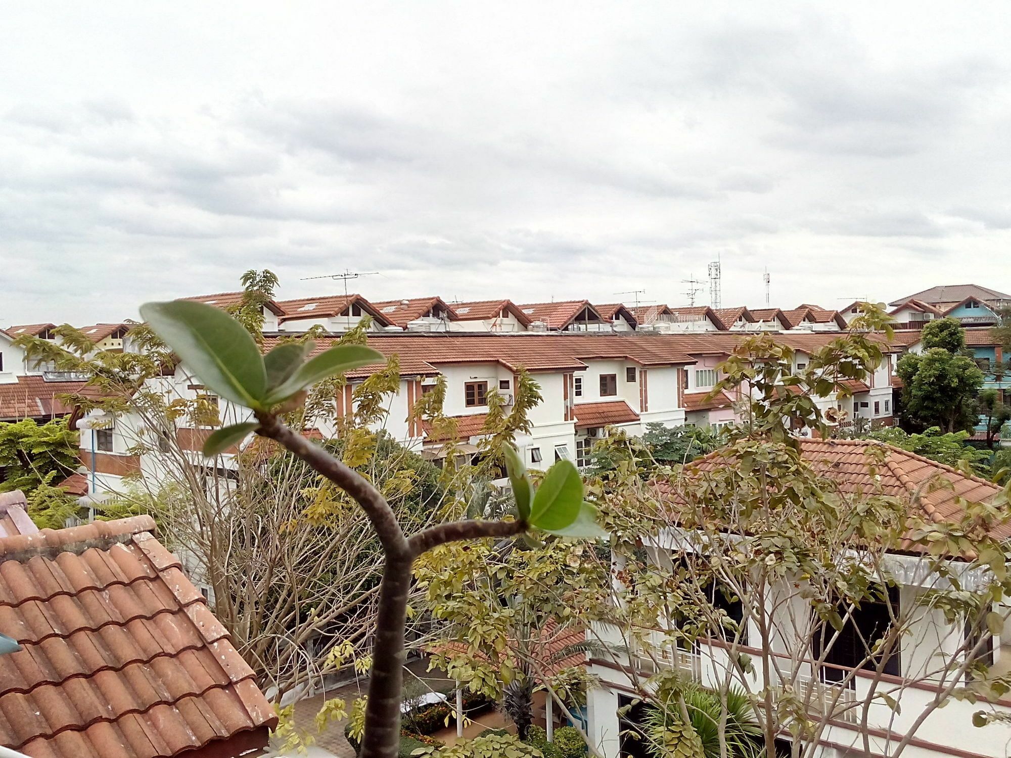 A Joy House - Kaset Nawamin Ferienhaus Bangkok