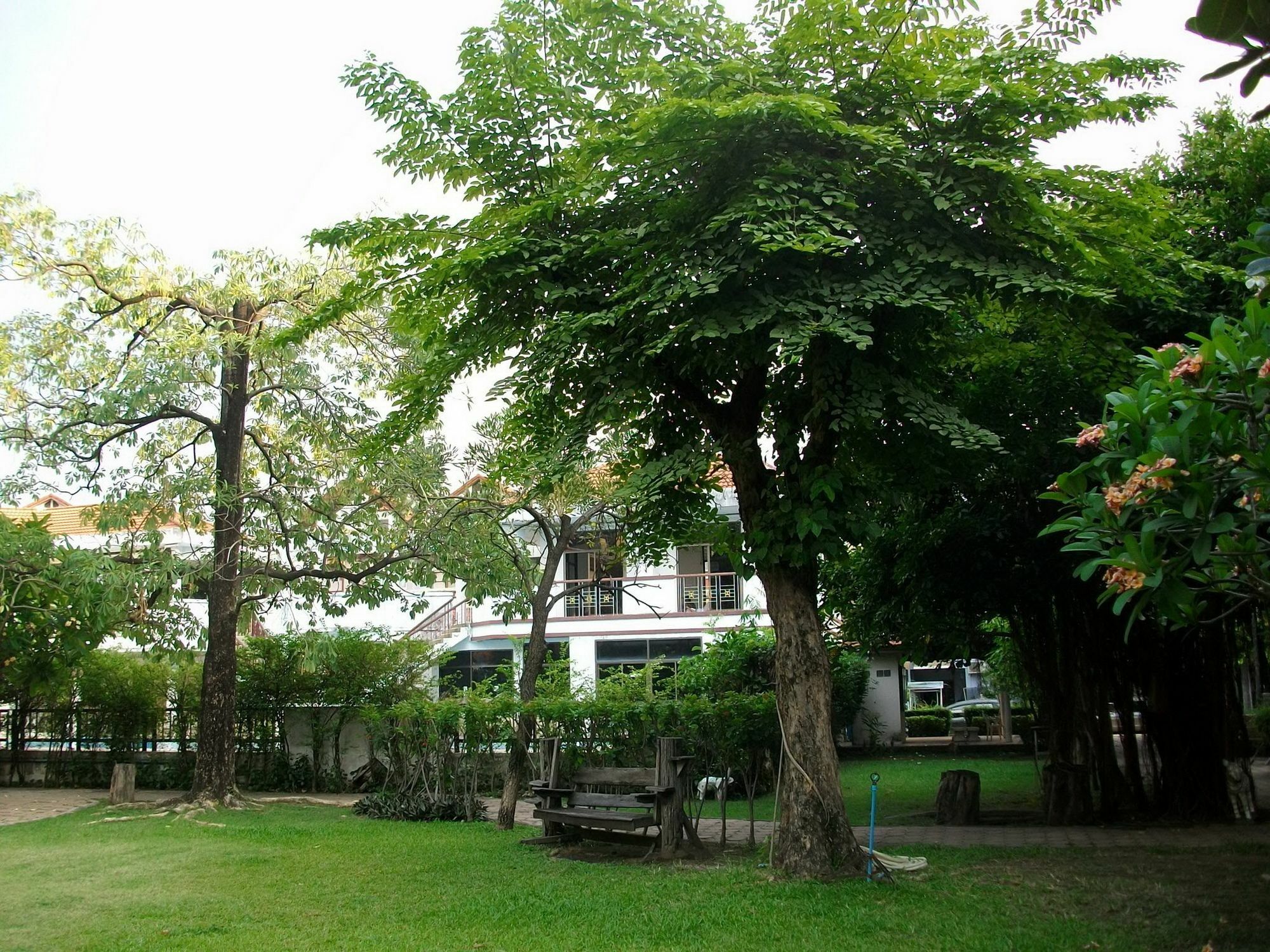 A Joy House - Kaset Nawamin Bangkok