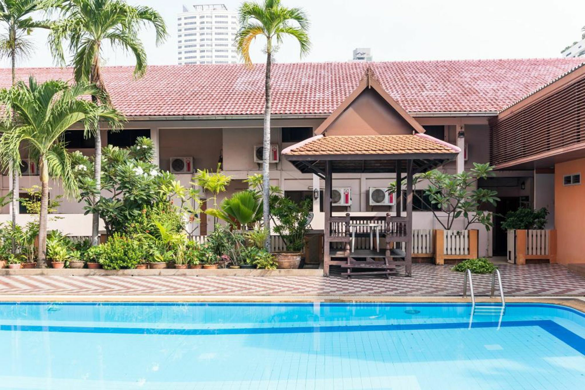 Teja Aparthotel 3*