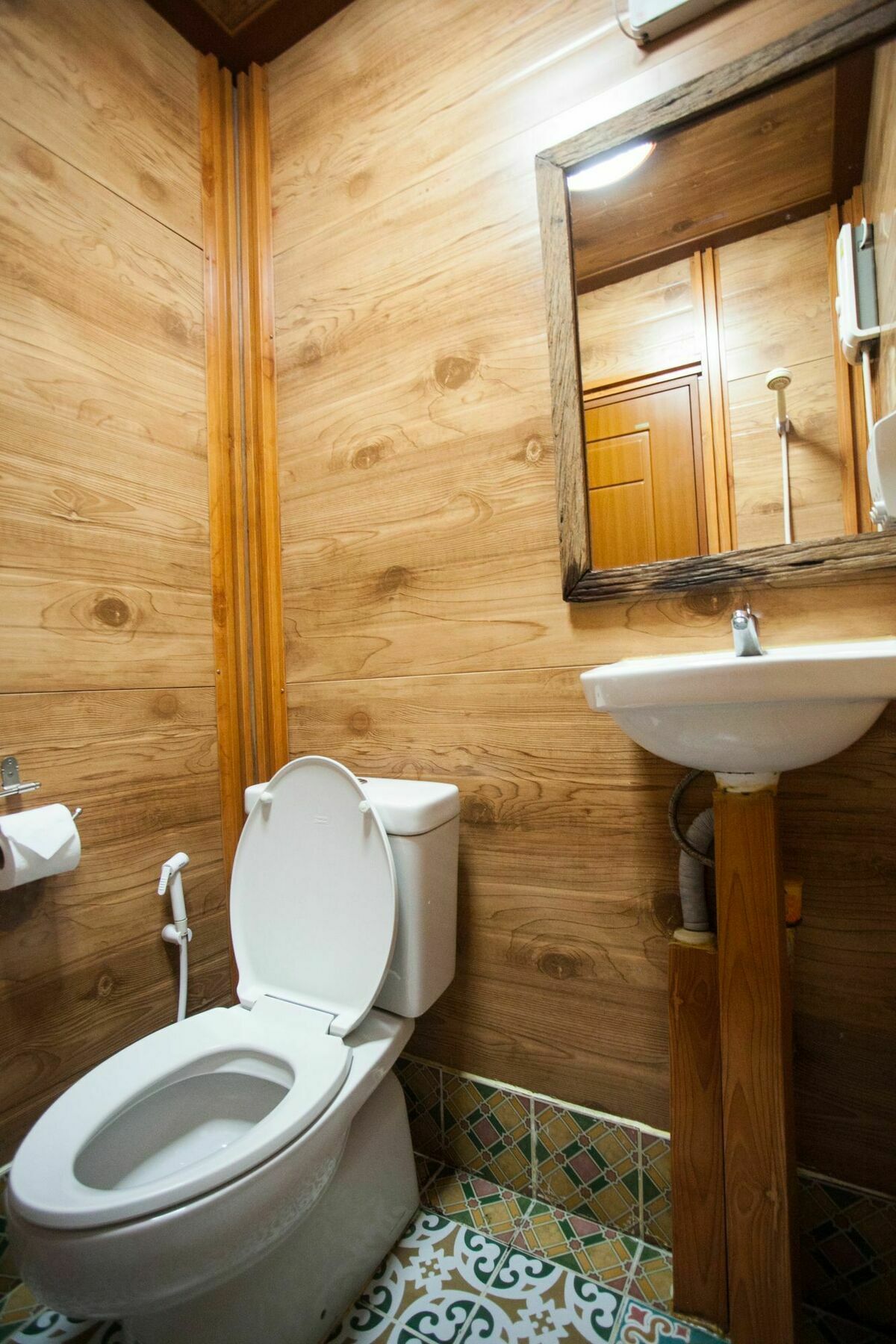 Laksameenarai Guesthouse - Hostel/Backpacker Accommodation Hotel 2*