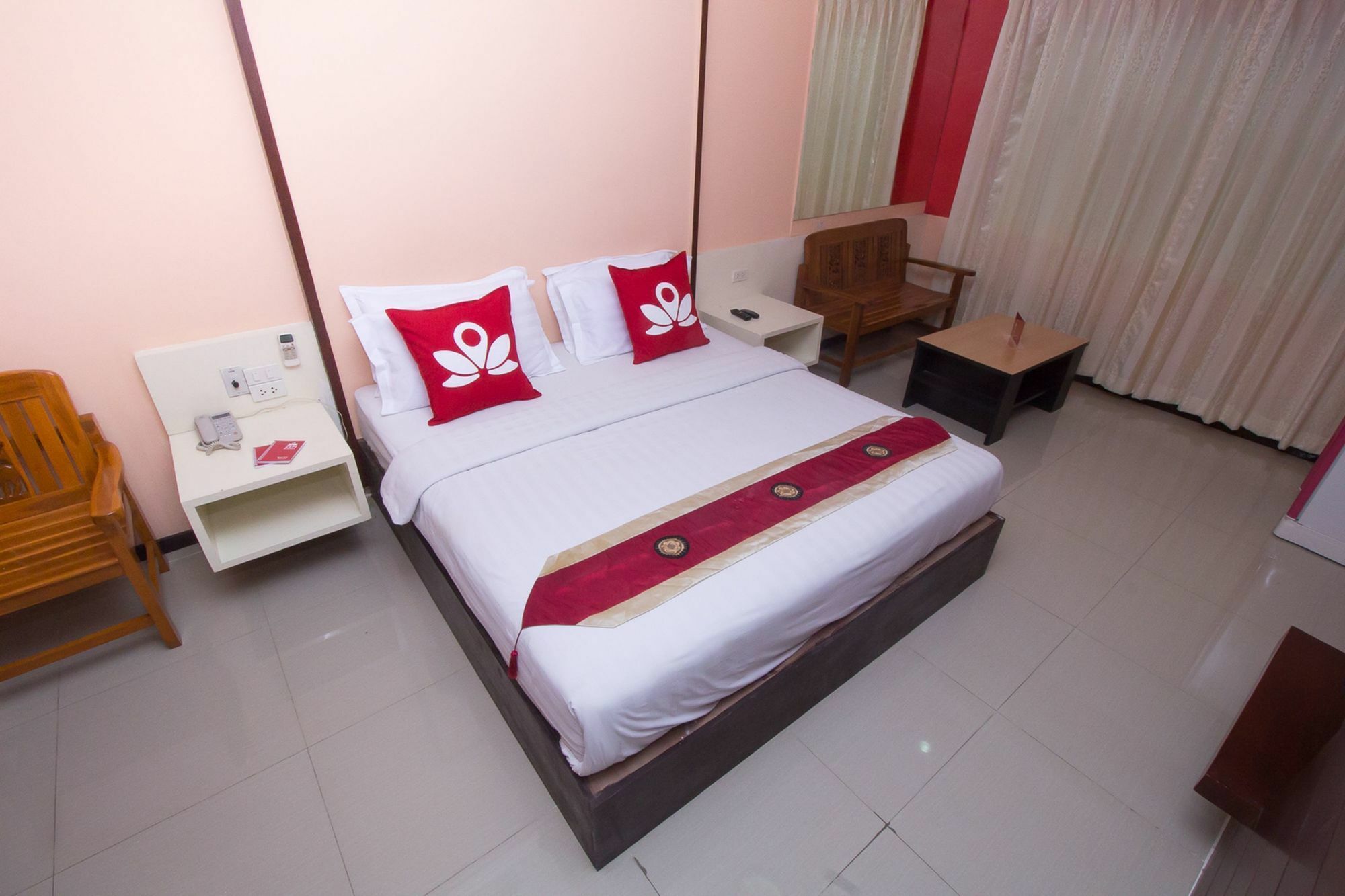 Hotel Zen Surasak 1 3*