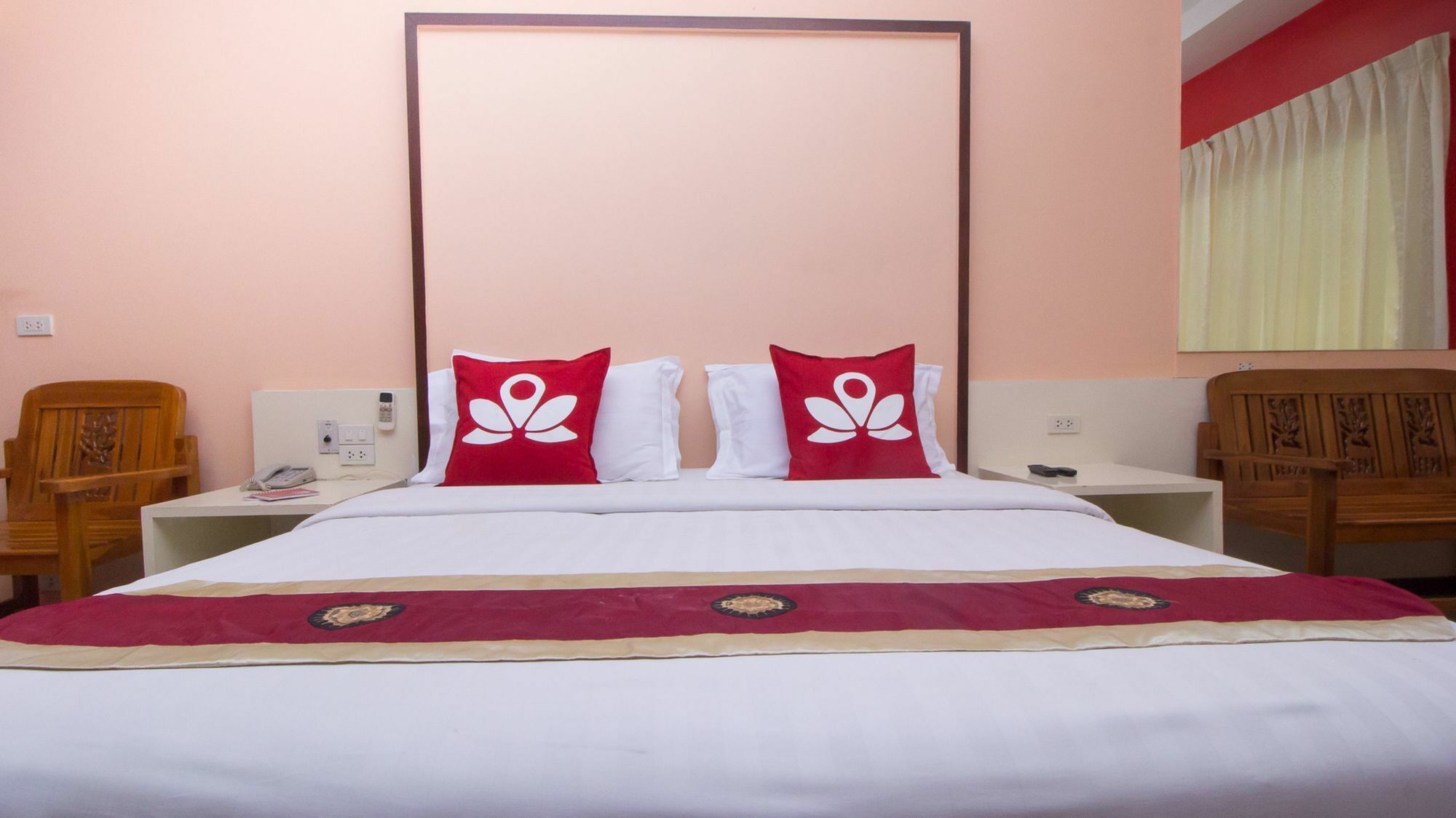 Zen Surasak 1 Hotel 3*
