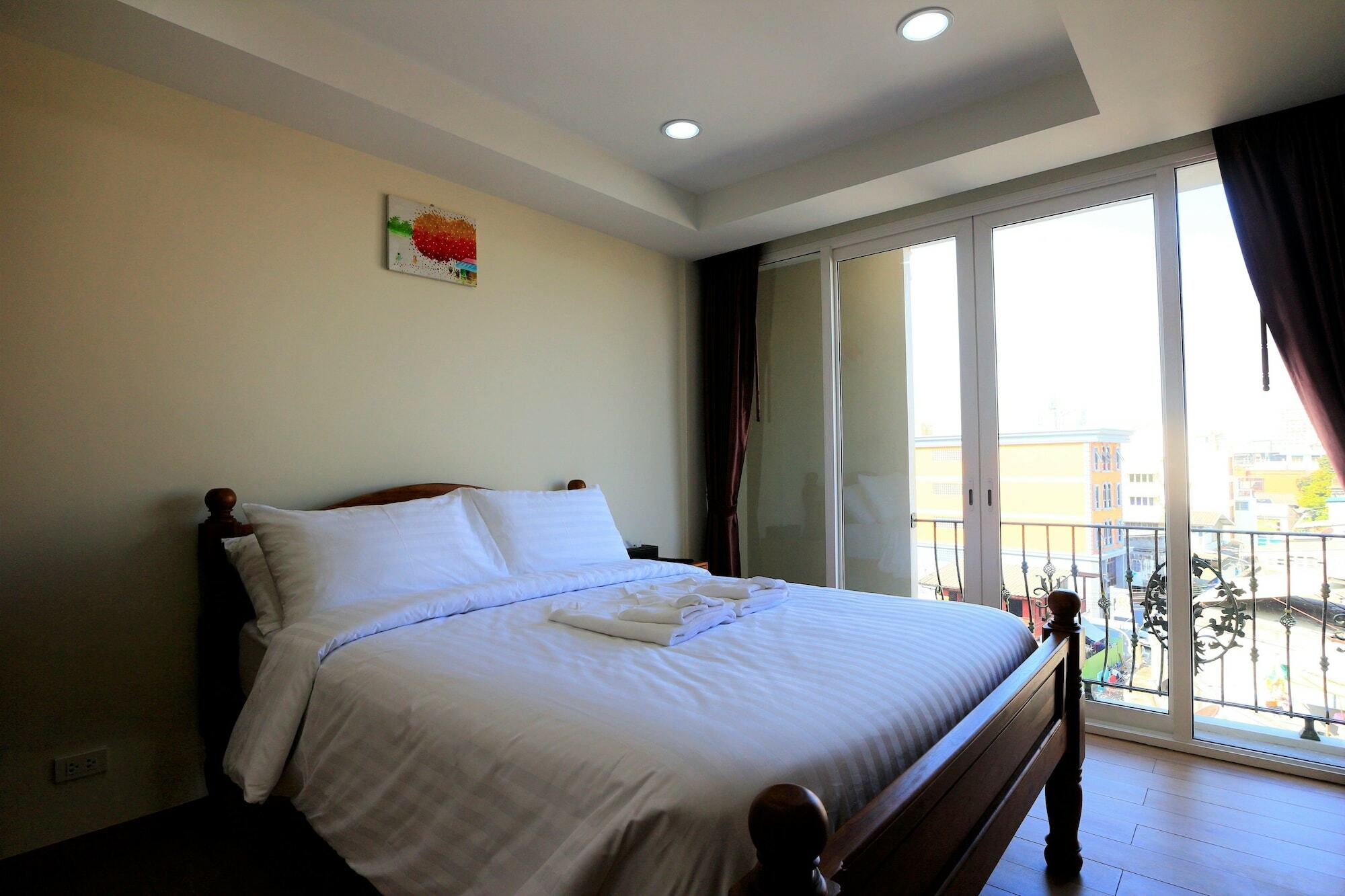 Royale 8 Bangkok