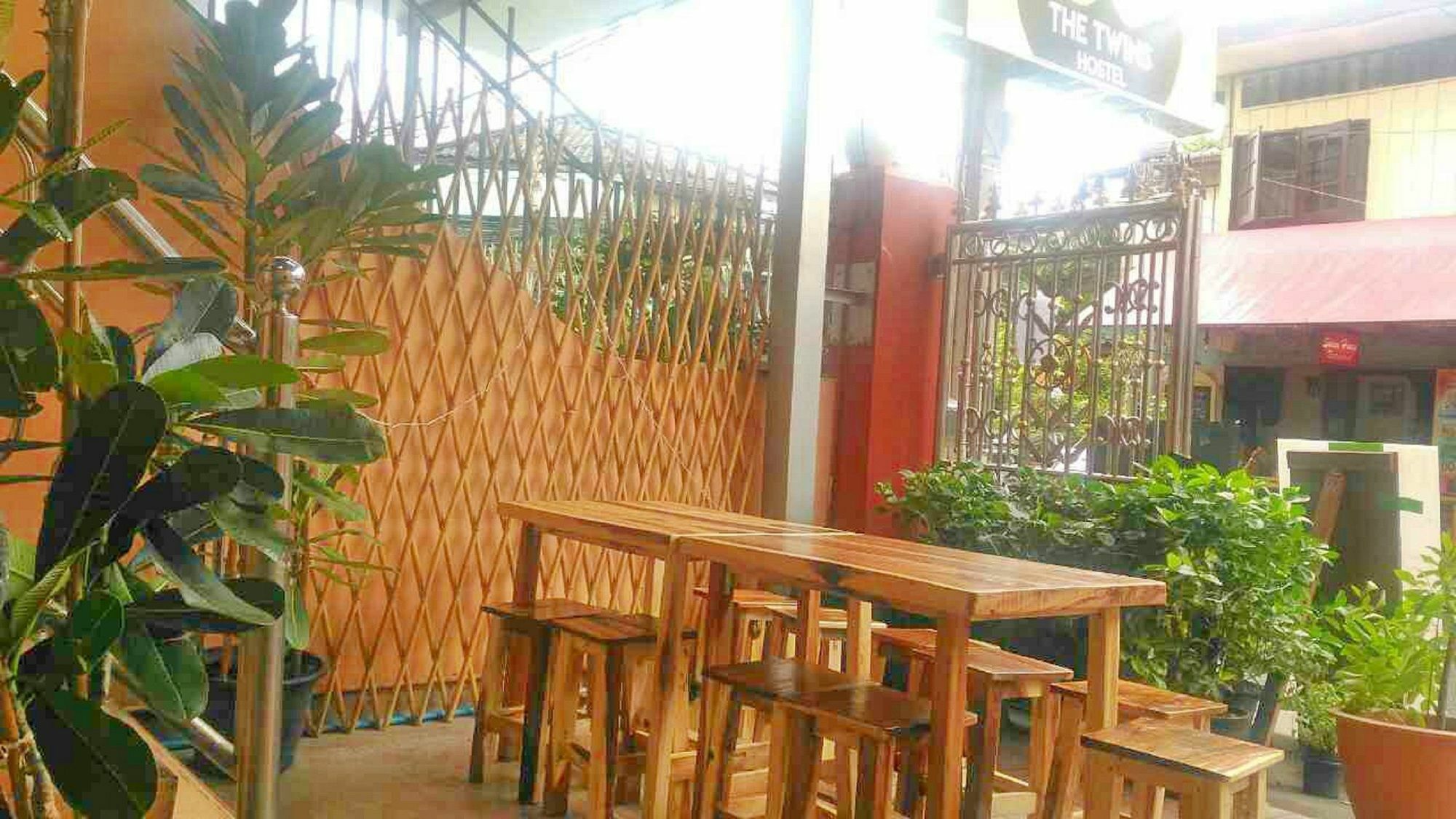 Hotel The Twins Hostel 2*