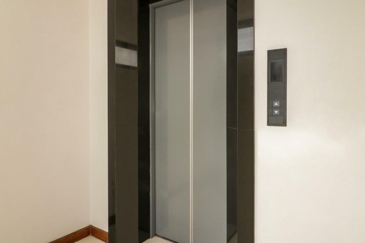 Oyo 225 Premier Place Hotel 2*