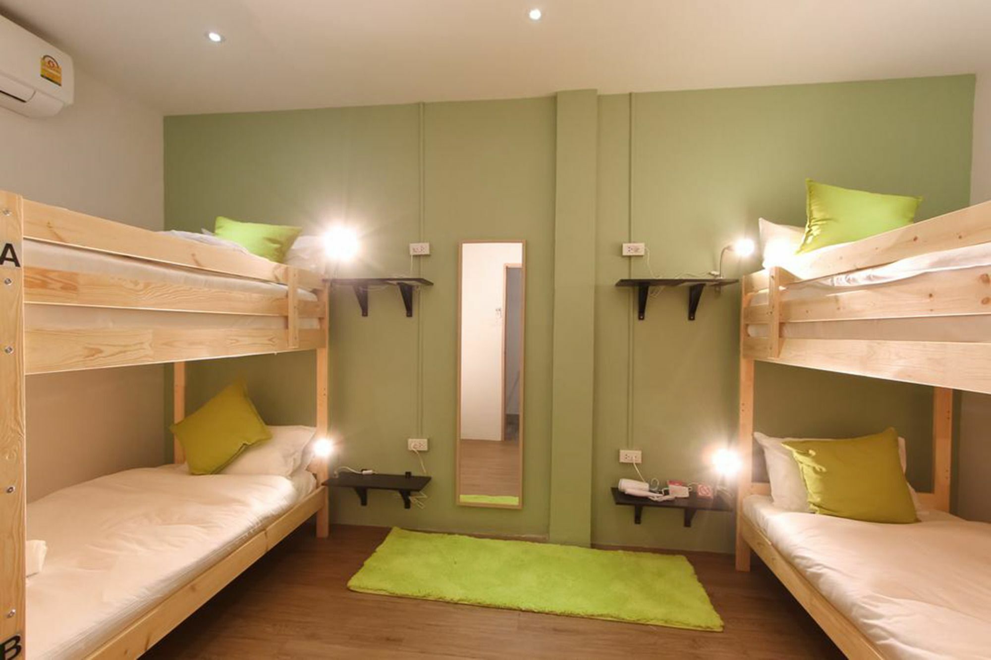 Bed & Breakfast Folk Poshtel Silom Bangkok