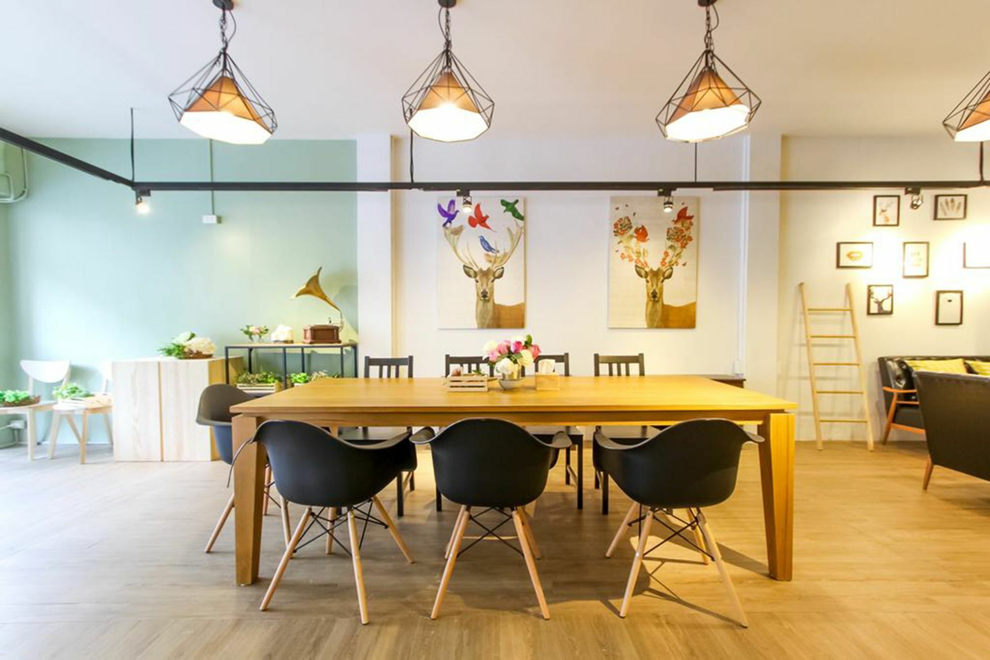 Folk Poshtel Silom Bed & Breakfast