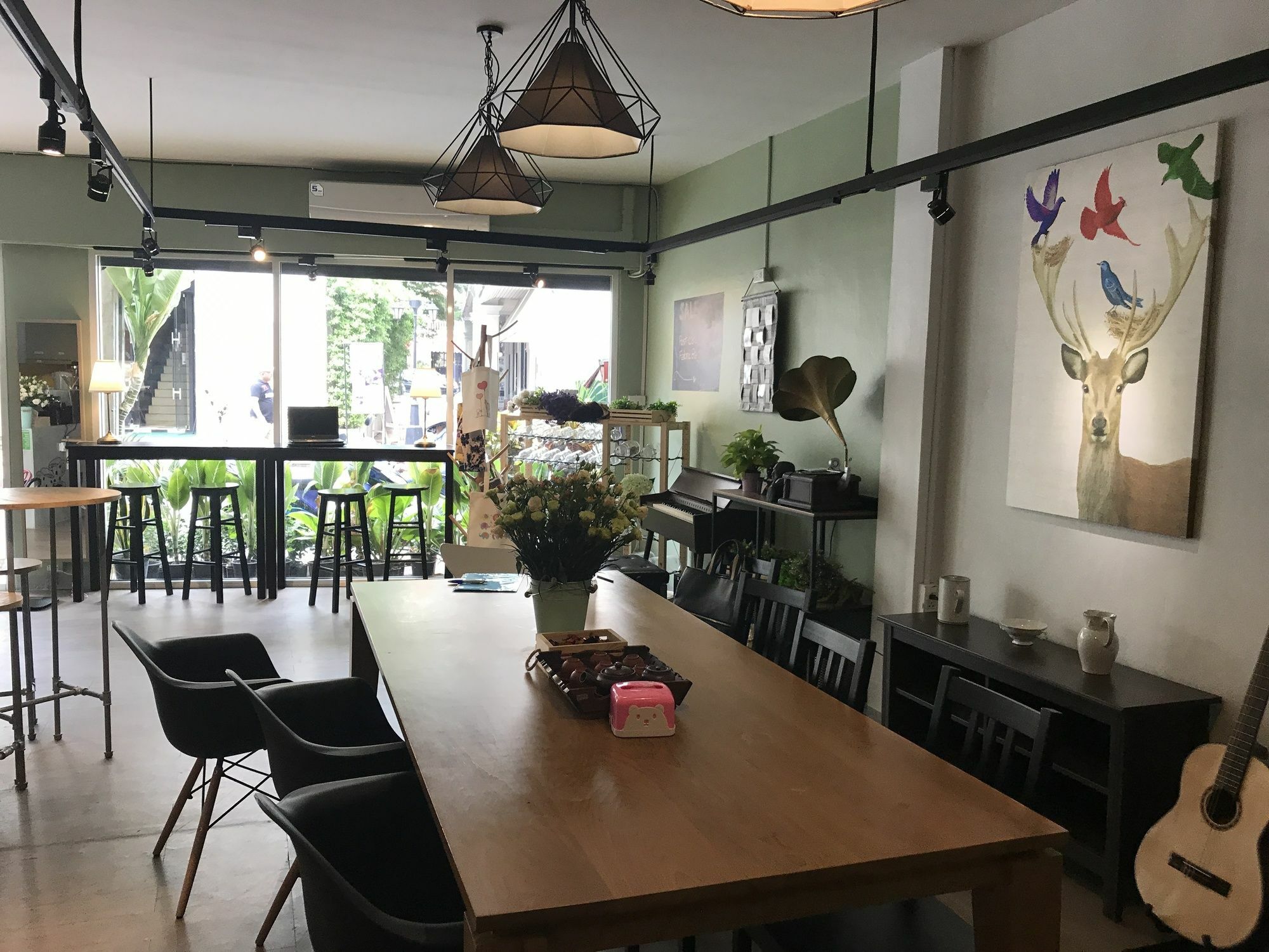 Folk Poshtel Silom Bed & Breakfast